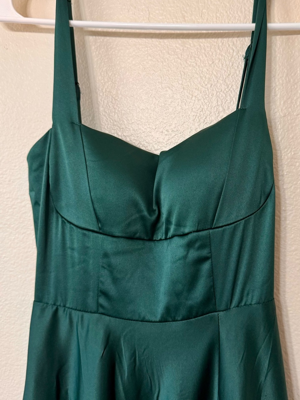 Pearl Moon NWT Green Satin Maxi Dress Tie Back Size 0 - Picture 4 of 7